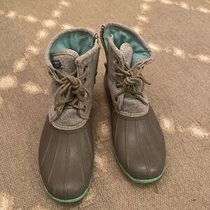 Girls Sperry Saltwater boot Size 3